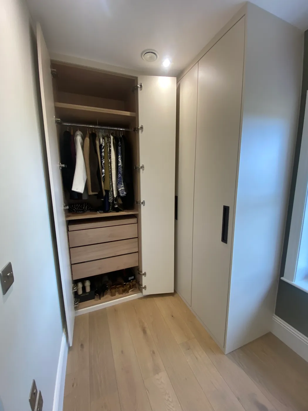 Contemporary Fitted Wardrobe with Oak Internals